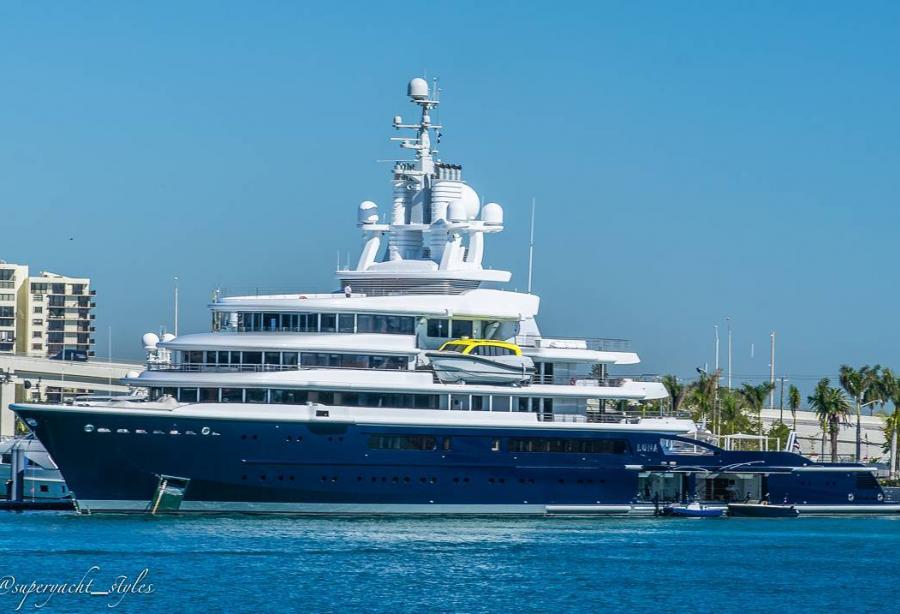 the luna superyacht