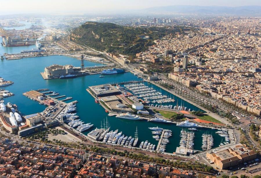 160m berth sold in Barcelona - Yacht Harbour