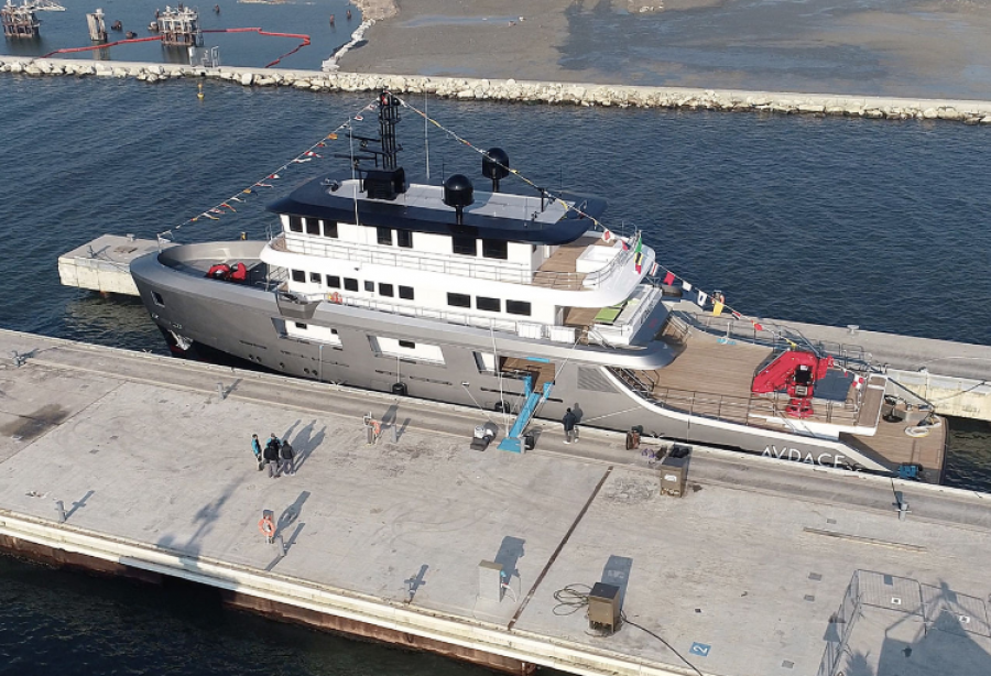 42 meter yacht