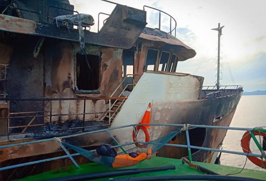 55m Superyacht Lady D Totally Burnt Down In Thailand Yacht Harbour