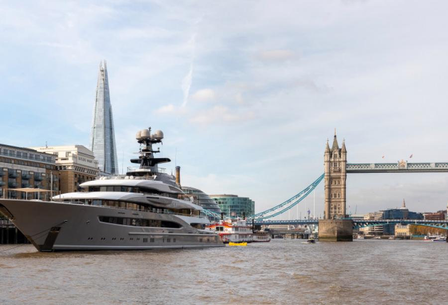 superyacht mooring london