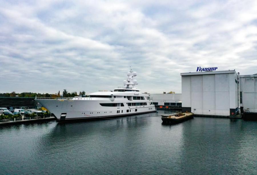 Feadship 77m Boardwalk Time-Lapse - Yacht Harbour