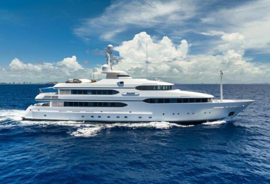 yacht amanti for sale