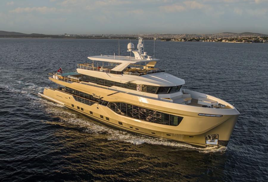 40MXP Numarine Explorer Hits the Water