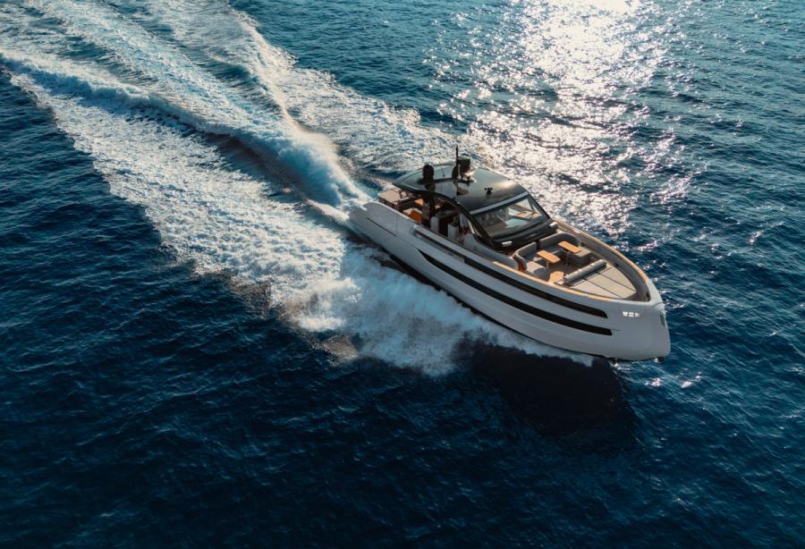 Invictus TT550 Debuts at Genoa Boat Shows