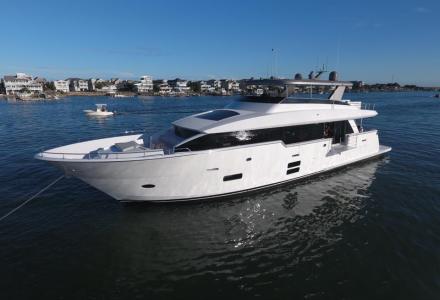 Hatteras launches first 90 yacht