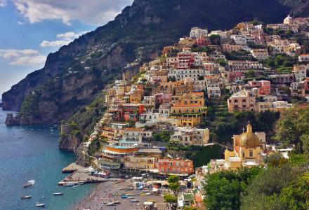 How to charter a yacht on the Amalfi Coast