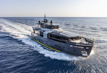 Arcadia Yachts delivers the second Arcadia 105 hull
