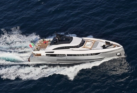 Columbus Yachts sells first of the Sport Hybrid Series