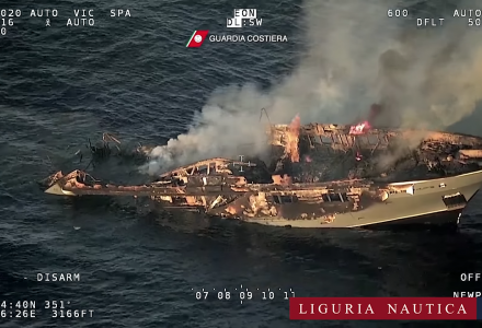 47.5m Lady MM destroyed by the fire and sank in Sardinia