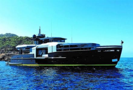 RJ - the winner of the 2019 Semi-Displacement or Planing Motor Yachts 30m to 32.9m World Superyacht Award
