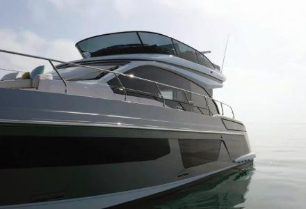 Spacious and Smart: New Azimut 53 Fly