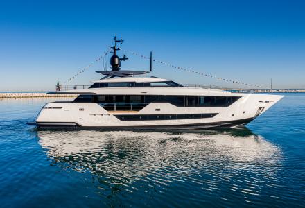 33m Custom Line’s Y Listed for Sale