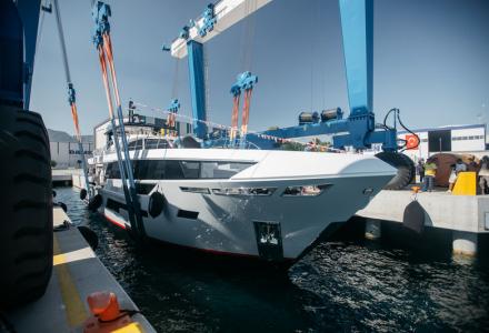 29m Papillon Launched by Bering Yachts