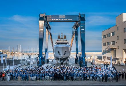 37m Regina Launched by Custom Line