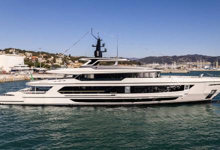 First Hybrid-Propulsion T52 Launched by Baglietto