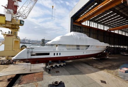 Sanlorenzo moves two 52m superyachts to new yard