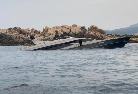 27m Canados Yacht Manta Sinks Off Corsica After Striking Reef