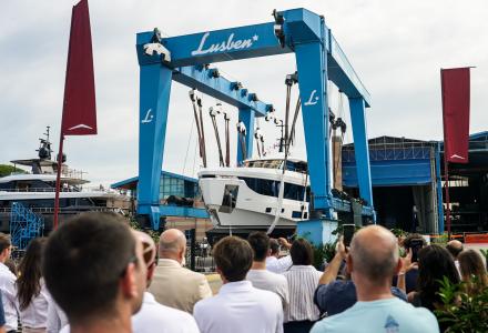 Azimut Launches First Unit of Grande 30M at Viareggio Yard