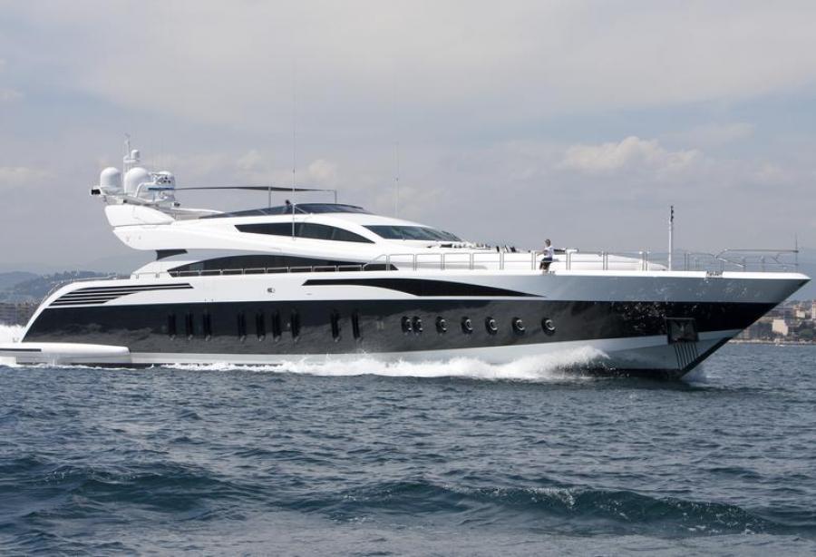 motor yacht pure one