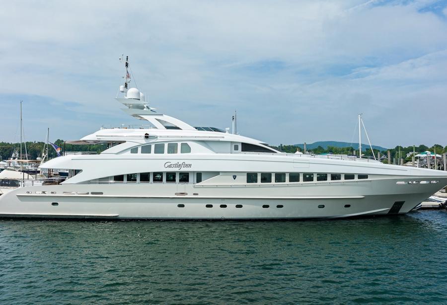 motor yacht castlefinn