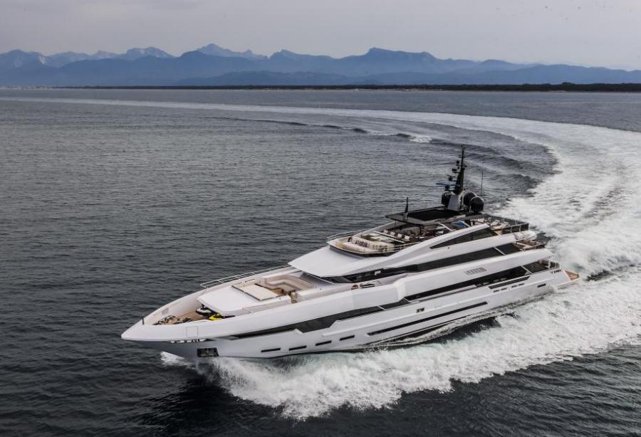 motor yacht parillion owner