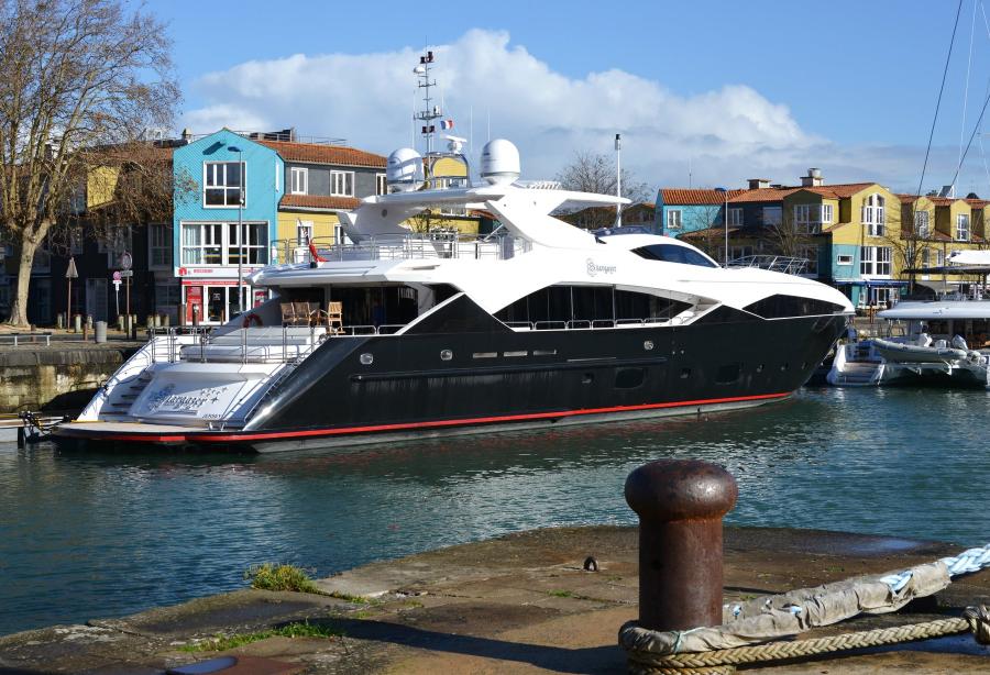 Motor Yacht Stargazer Sunseeker Yacht Harbour