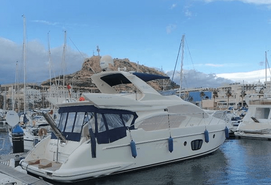 Motor yacht Inner Smile of Anglesey Azimut Yacht Harbour