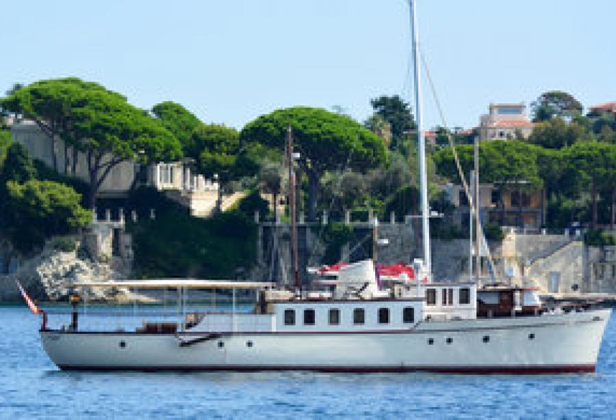 bystander of man yacht for sale