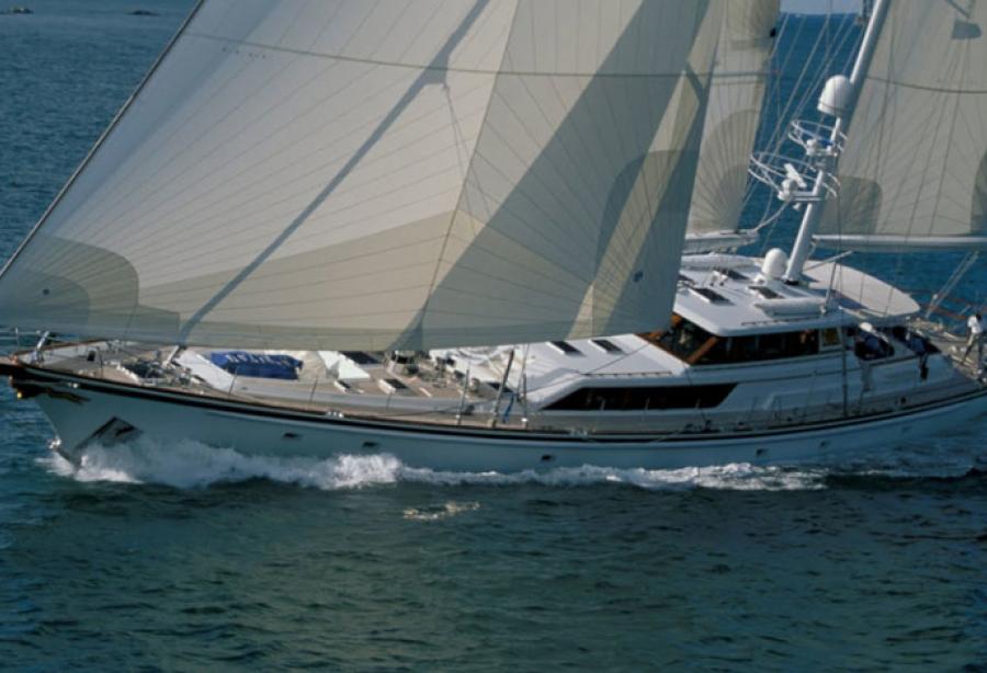 ultima 3 yacht