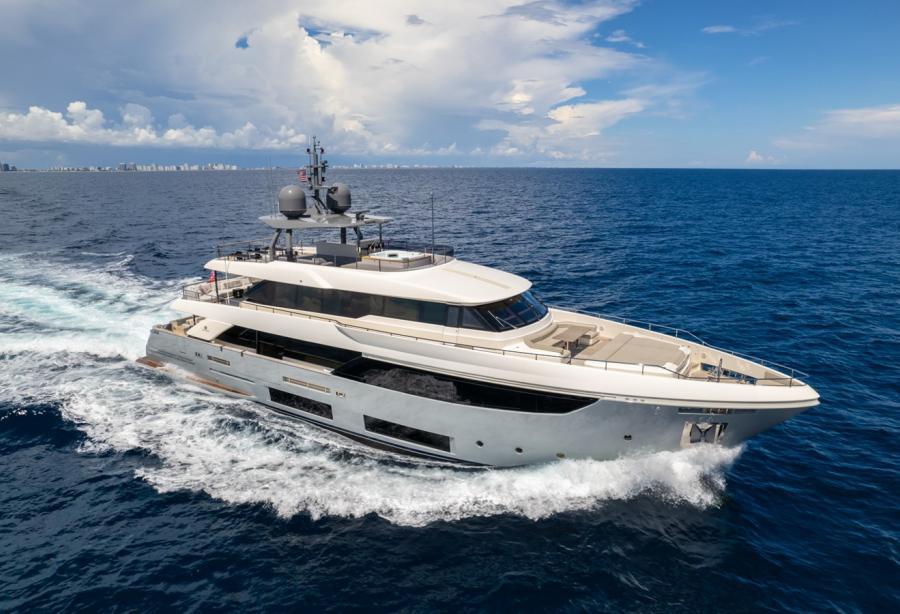 Motor yacht Countless - Ferretti Custom Line - Yacht Harbour