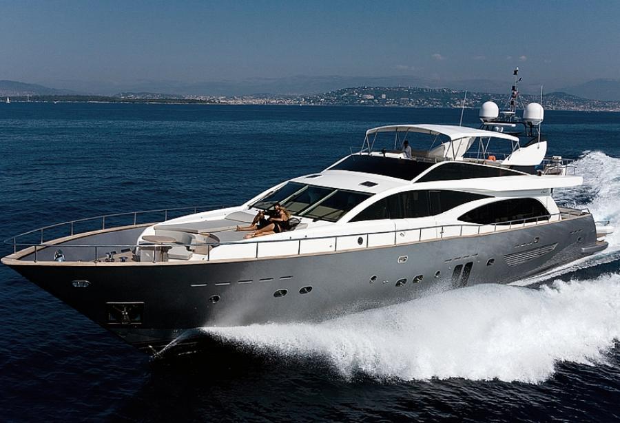 Motor yacht Hummingbird - Couach - Yacht Harbour