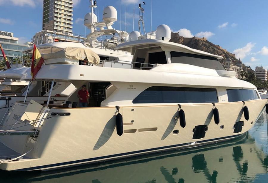 Motor yacht Yansik - Ferretti - Yacht Harbour