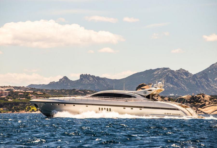 motor yacht ares