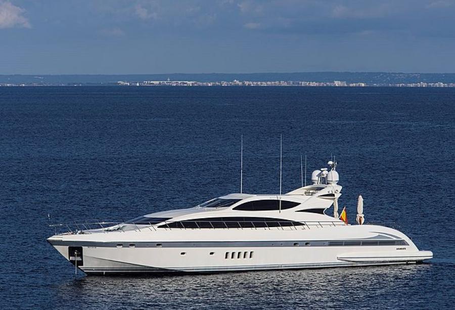 Motor yacht Hells Bells Overmarine Yacht Harbour