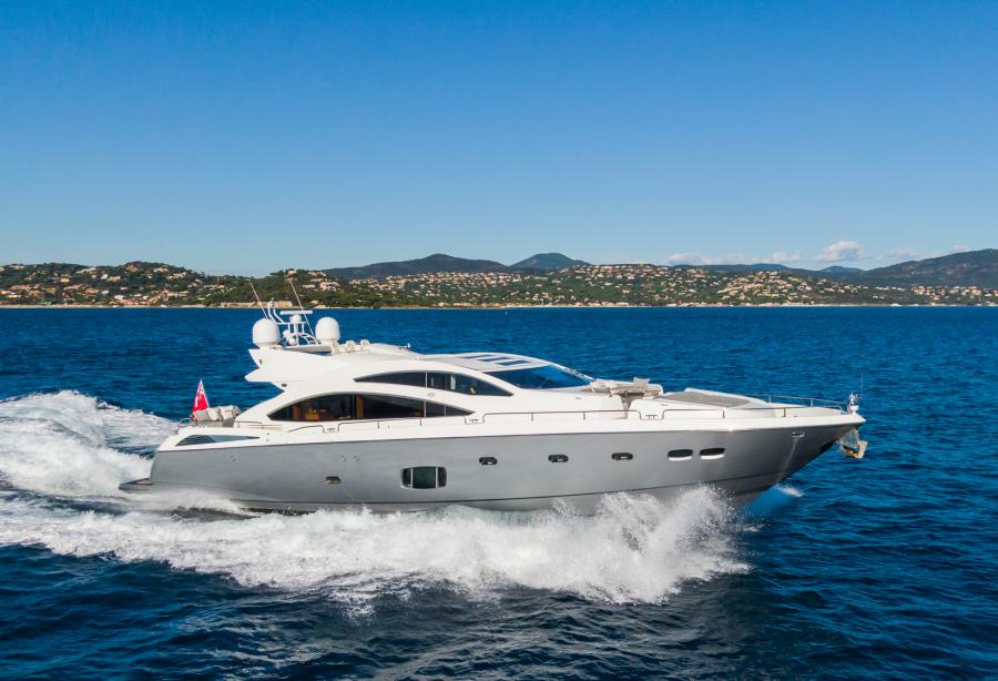 motor yacht ghost 3