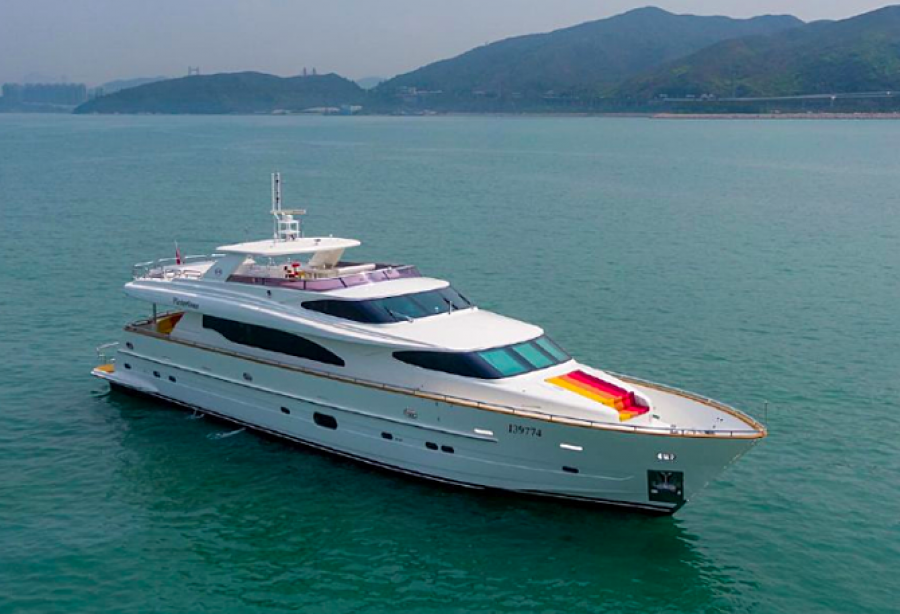 motor yacht victorious