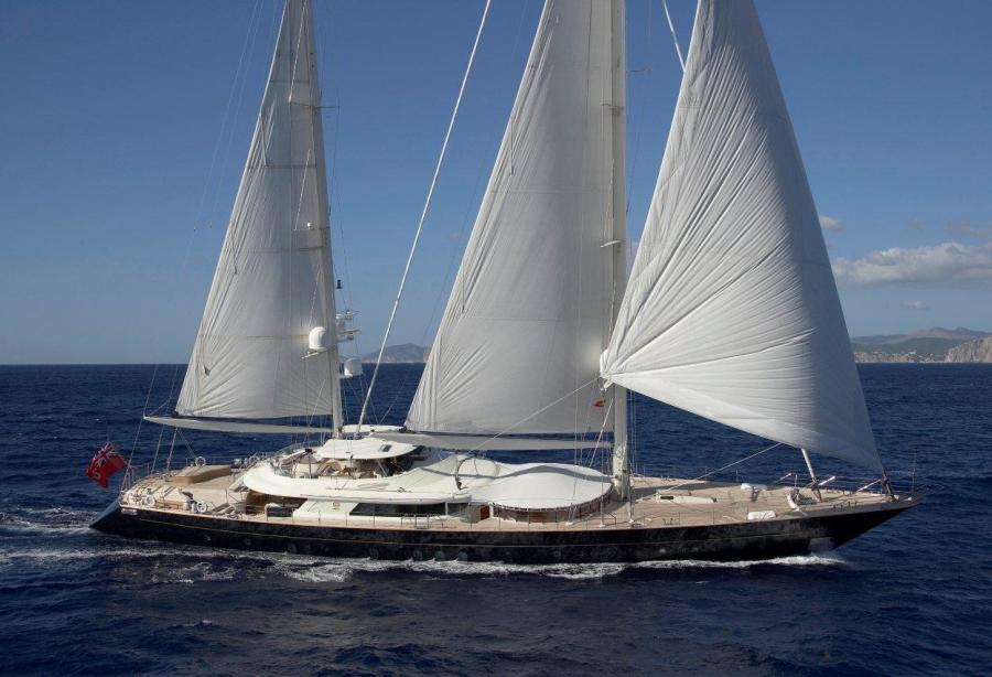 Sailing yacht La Luna Perini Navi Yacht Harbour