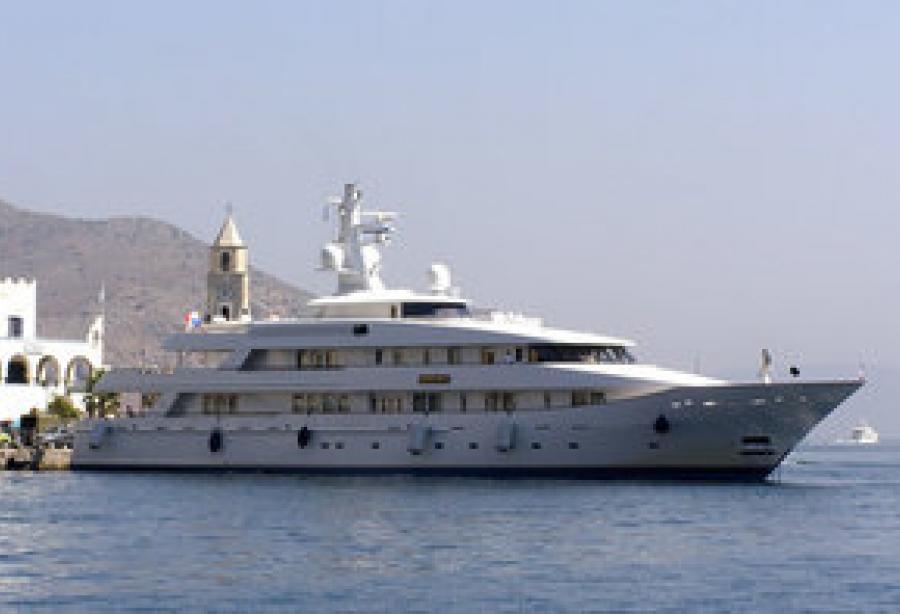 motor yacht kwikumat owner