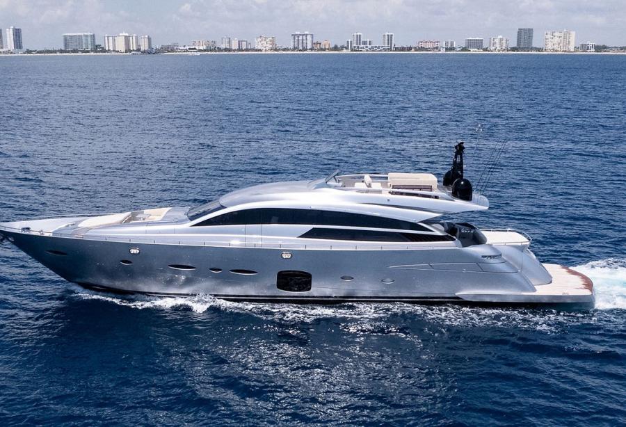 motor-yacht-imagine-pershing-yacht-harbour