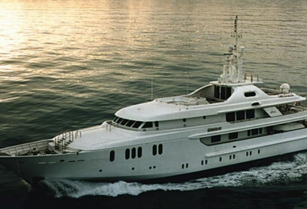 yacht Sahab IV