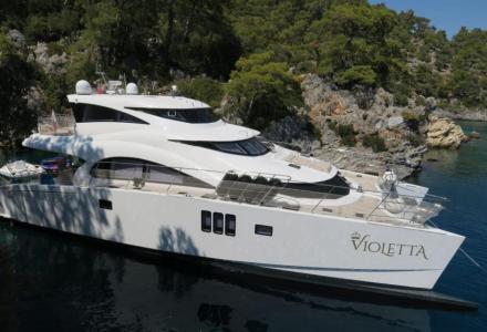 yacht Violetta