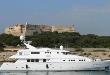 yacht Caroline Sea II