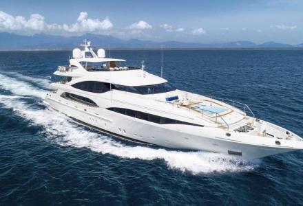 yacht Q 95