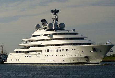 yacht Opera