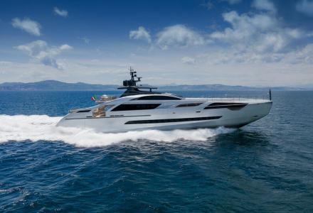 yacht Arina