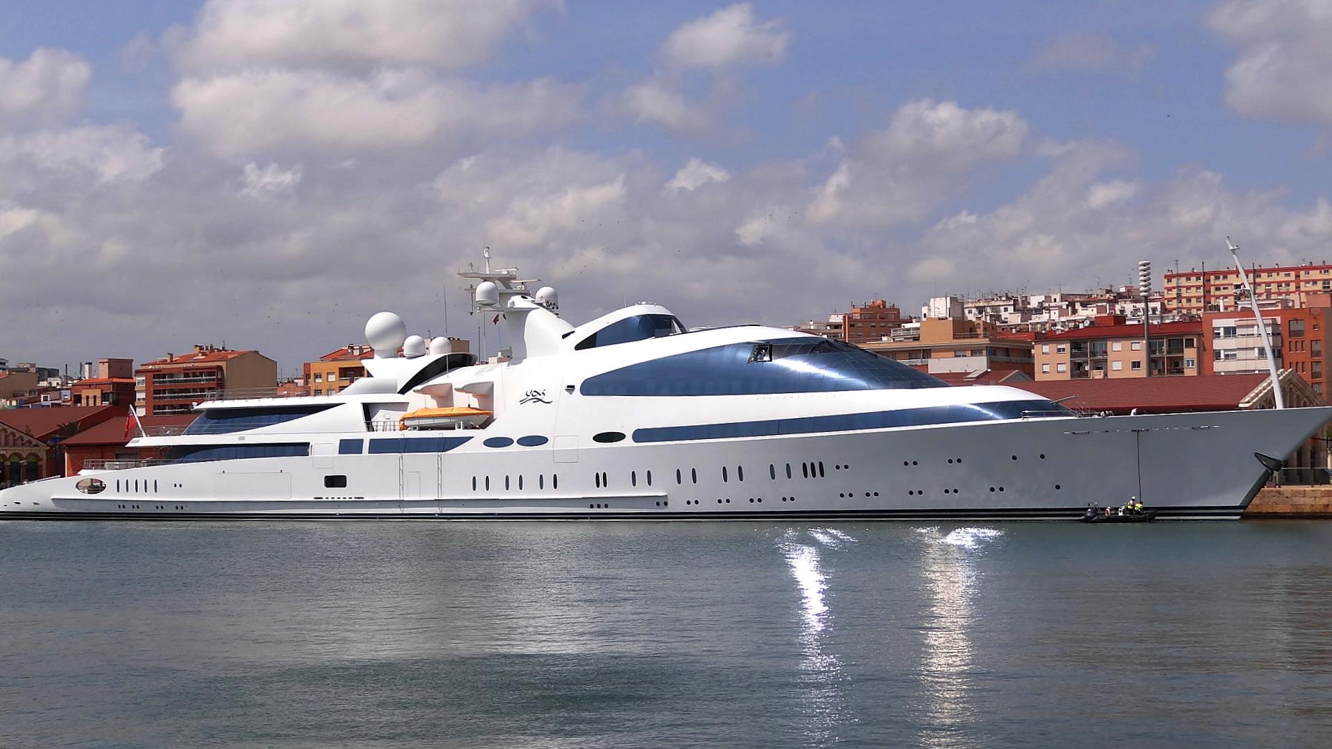 mega yacht tarragona