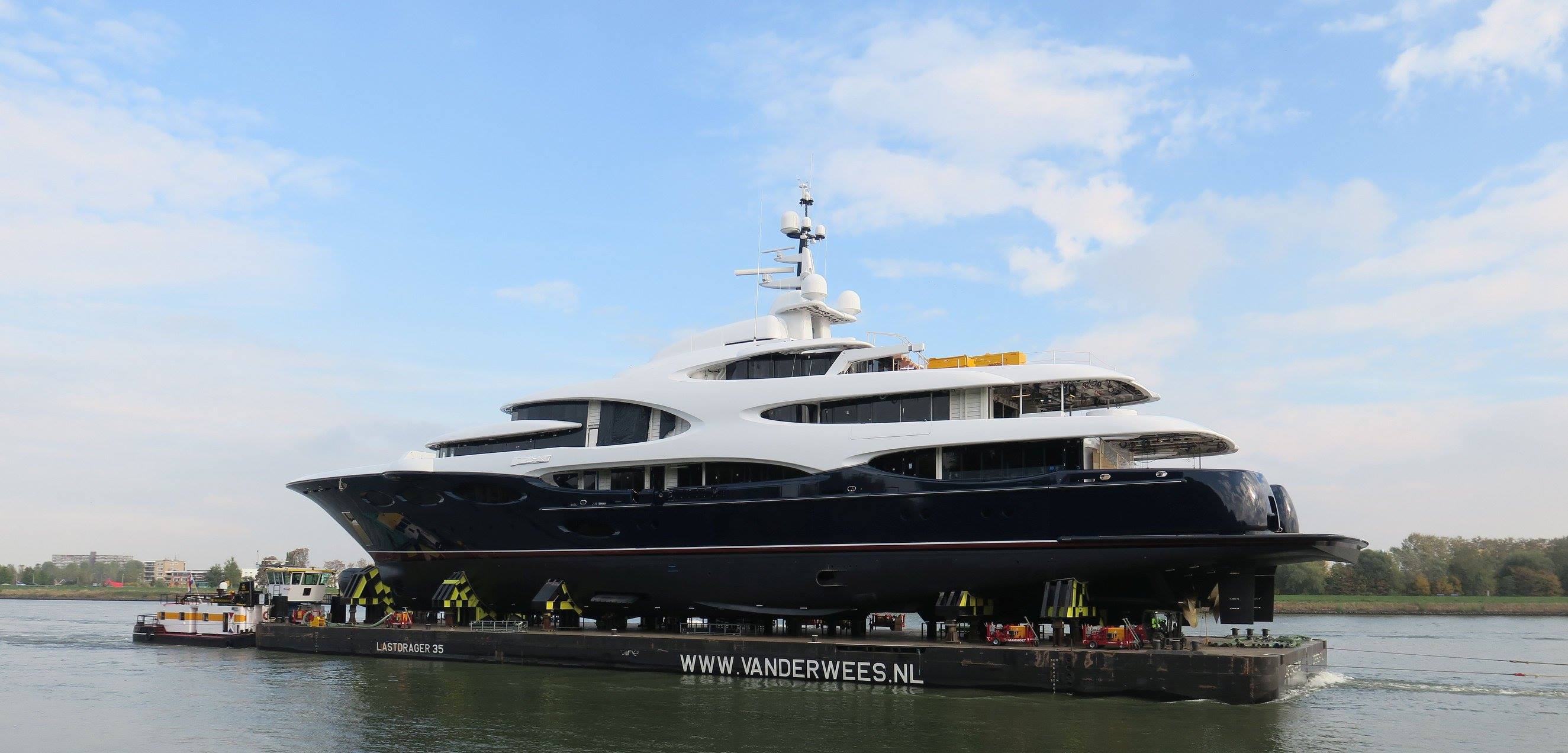 Oceanco Y715 captured in Zwijndrecht, the Netherlands ...