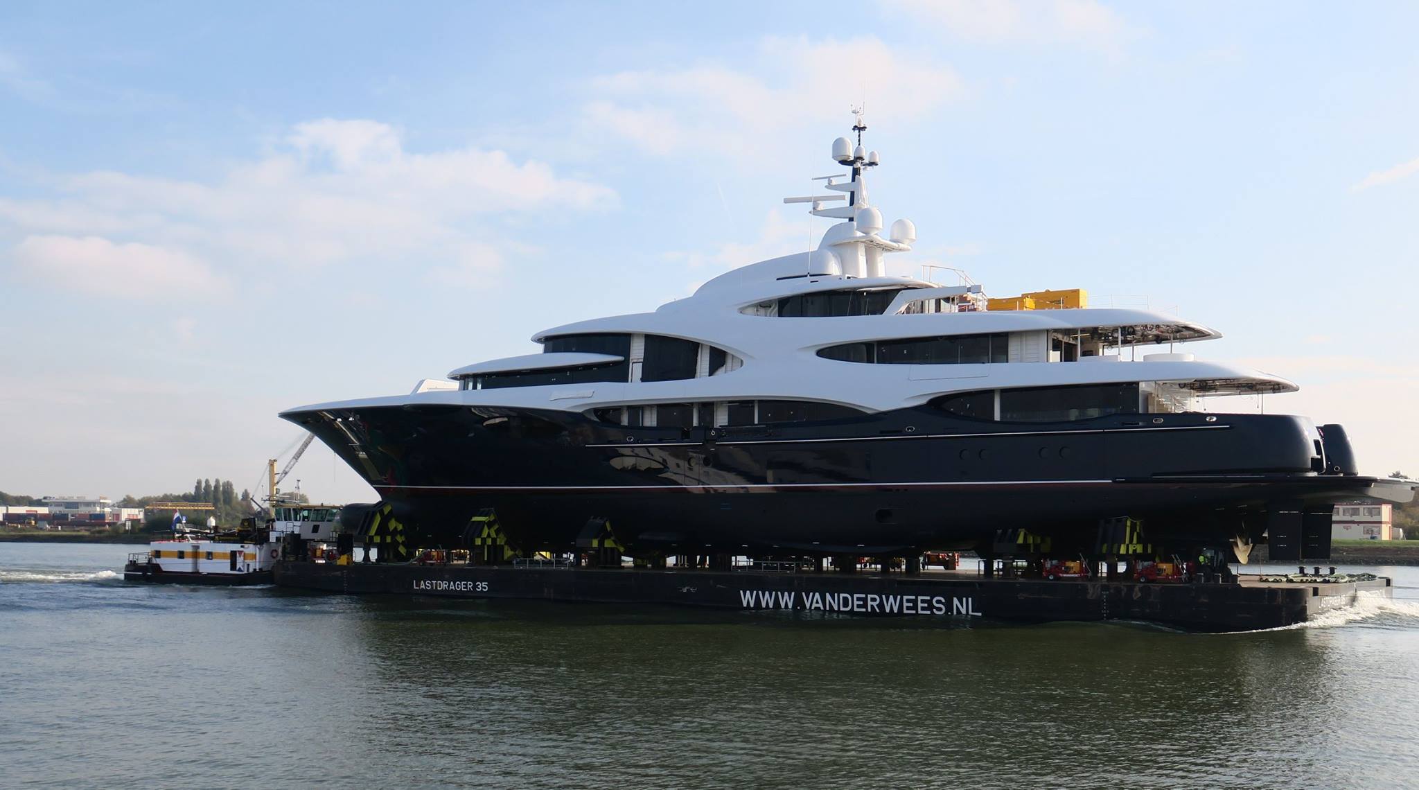 Oceanco Y715 captured in Zwijndrecht, the Netherlands ...