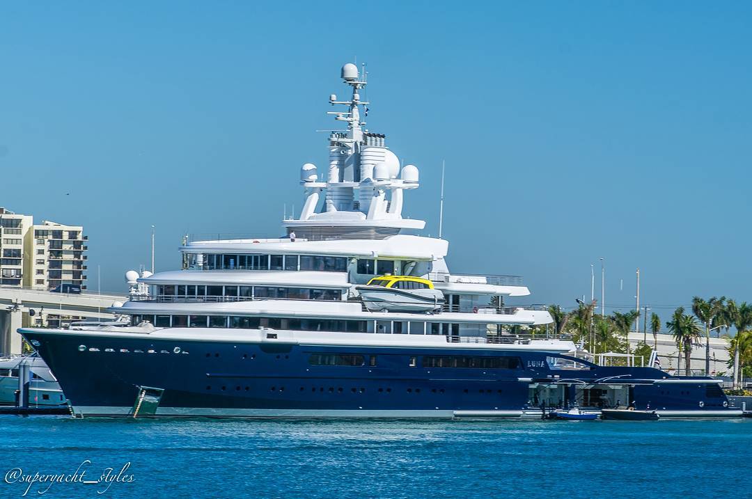 sailing yacht luna